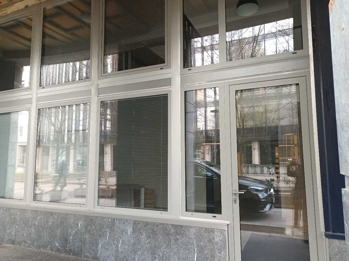 Kantor di Ljubljana, 18 Kolodvorska ulica 11854684