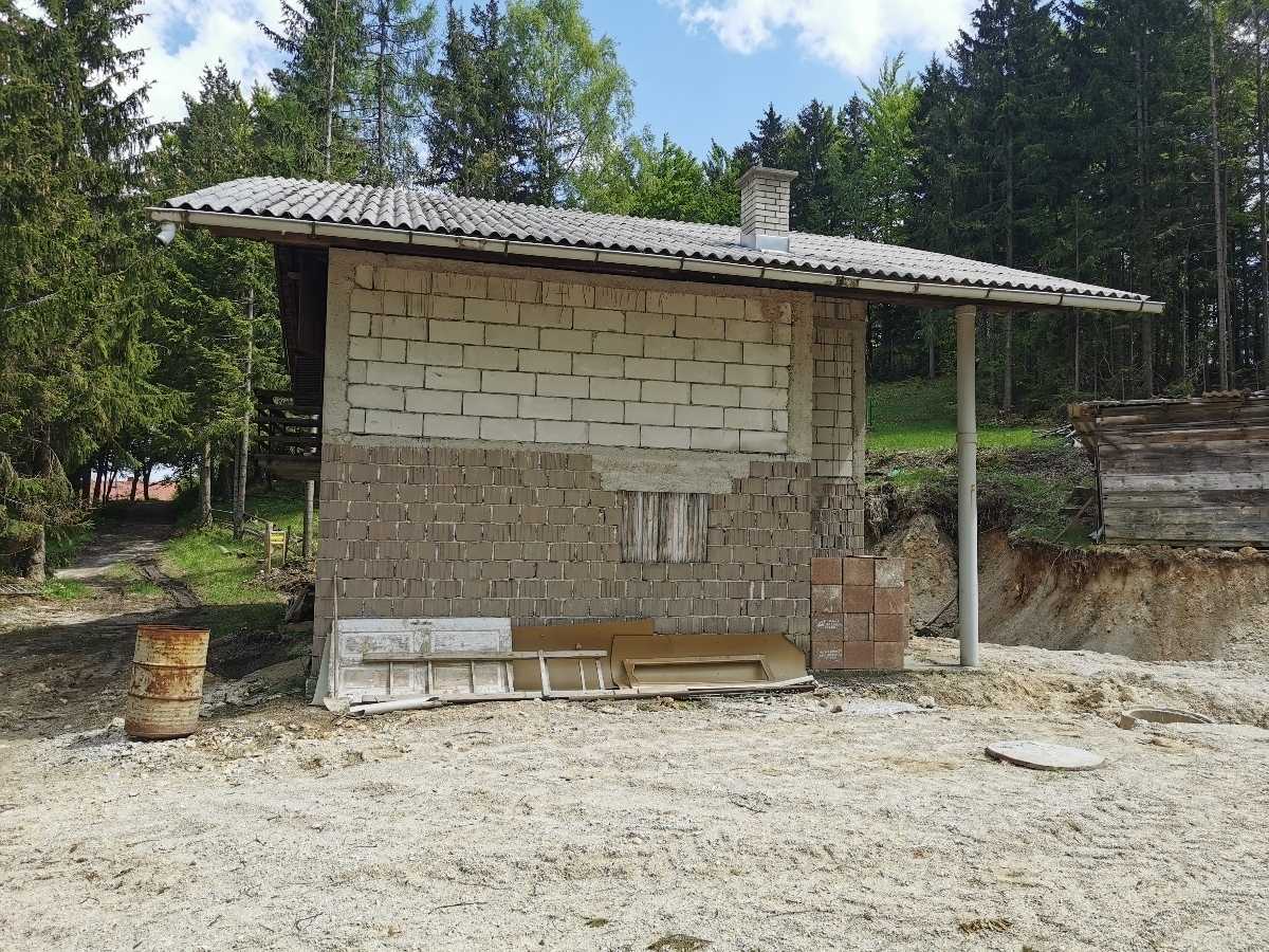 casa en Dol pri Hrastniku, Hrástnik 11854893