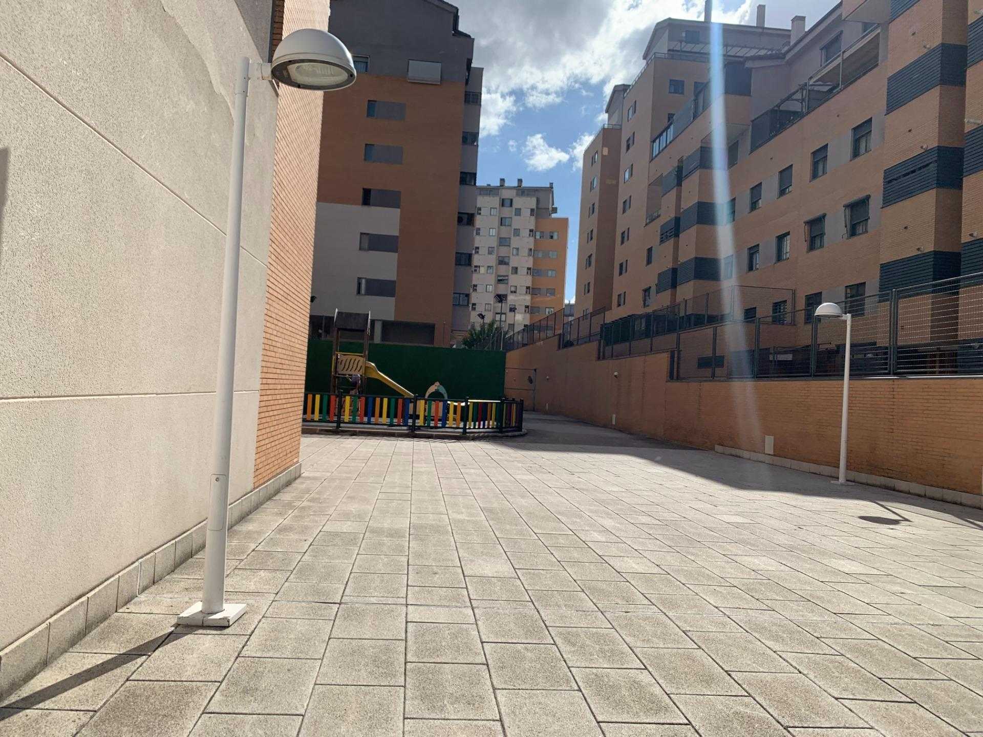 Eigentumswohnung im Alcorcón, Comunidad de Madrid 11854917