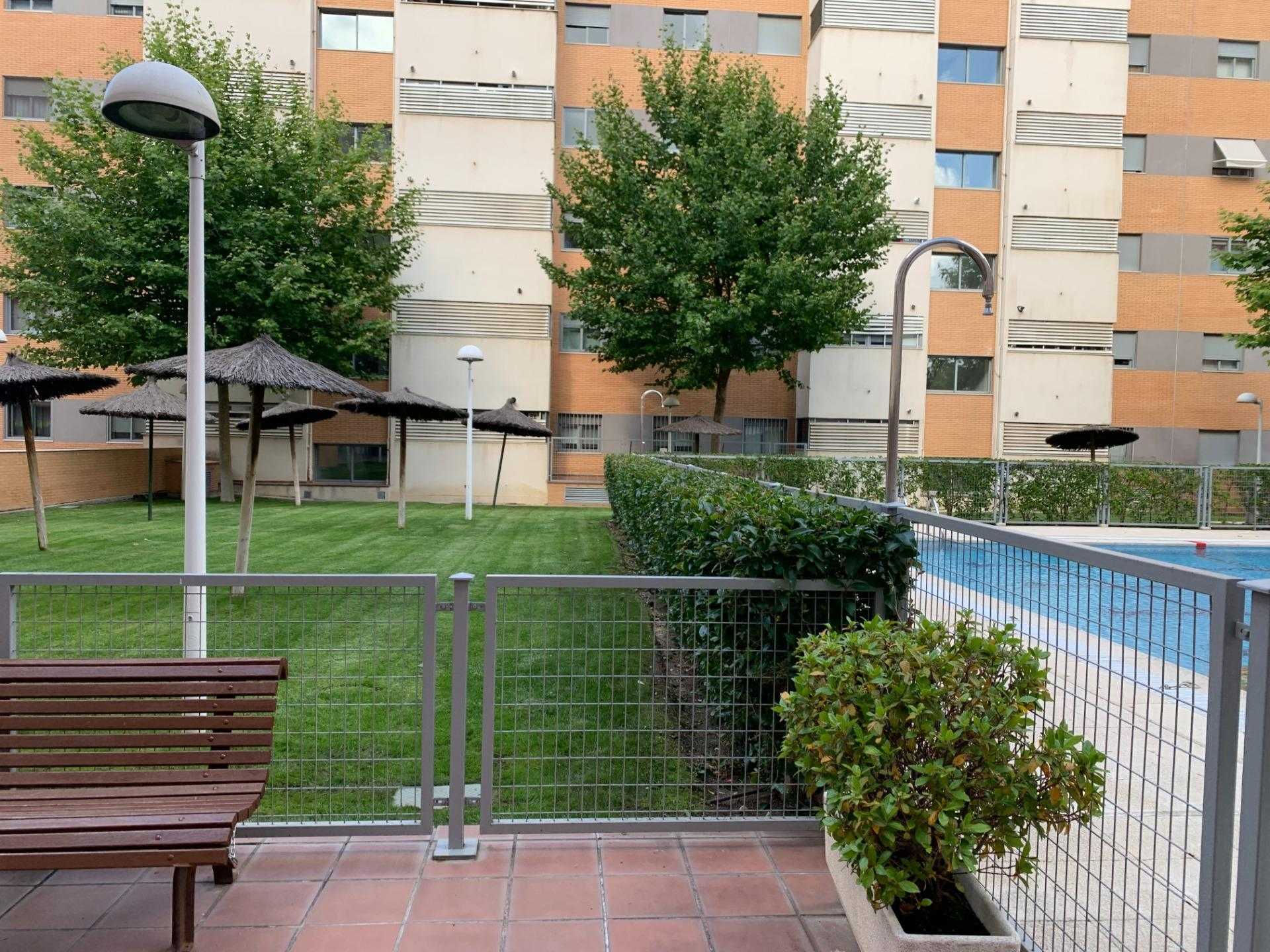 Eigentumswohnung im Alcorcón, Comunidad de Madrid 11854917