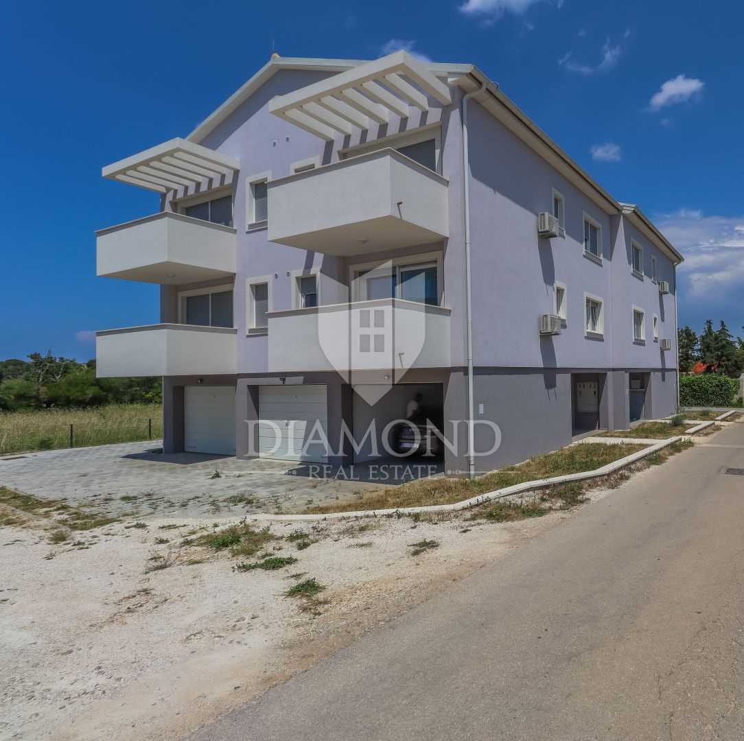 Condominium in Štinjan, Istria County 11855101