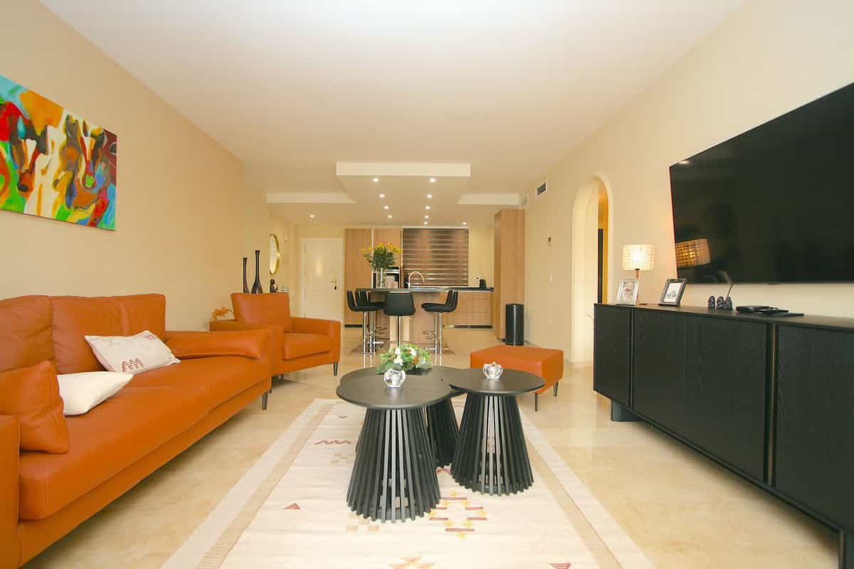 公寓 在 贝纳尔马德纳, 安达卢西亚 11856038