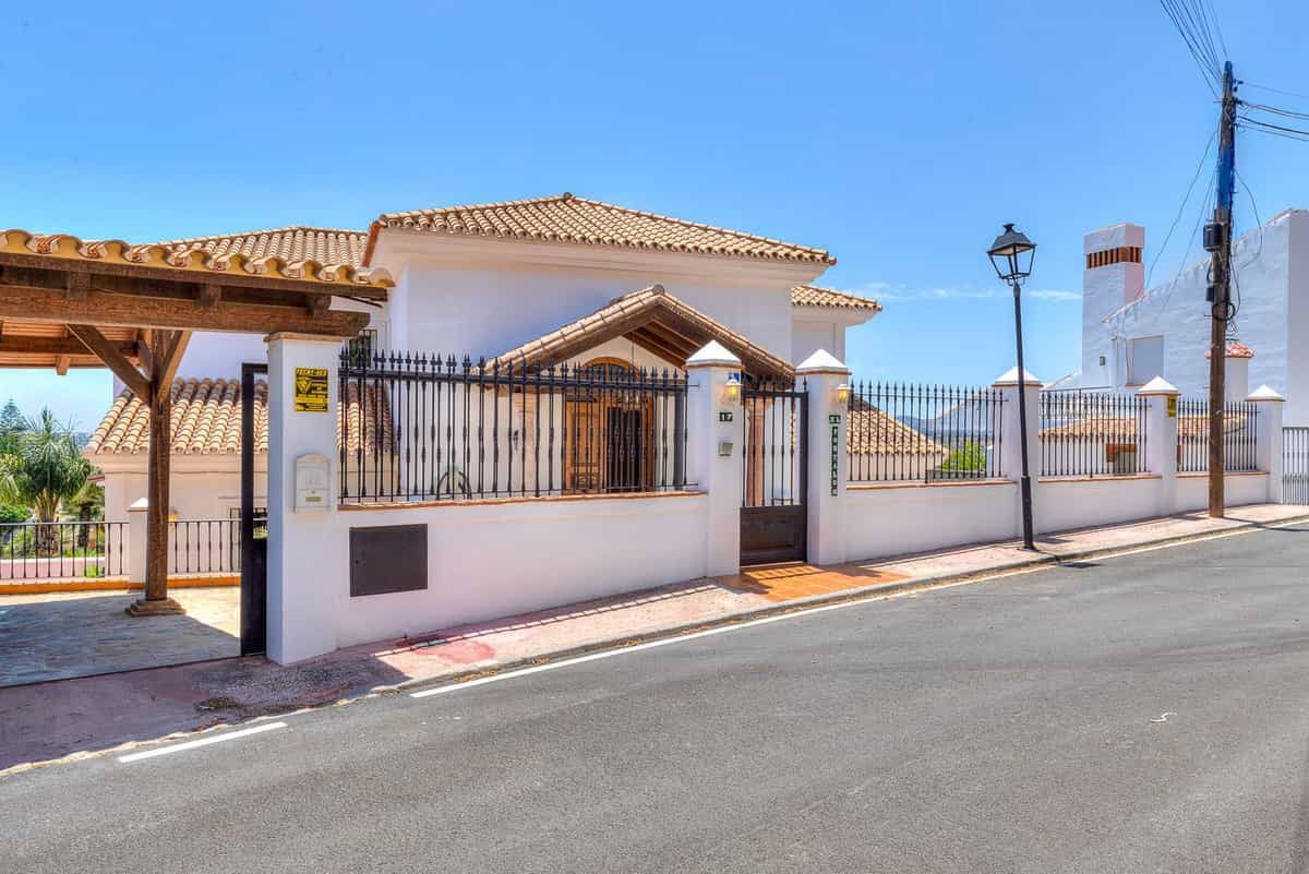 House in Fuengirola, Andalusia 11856119