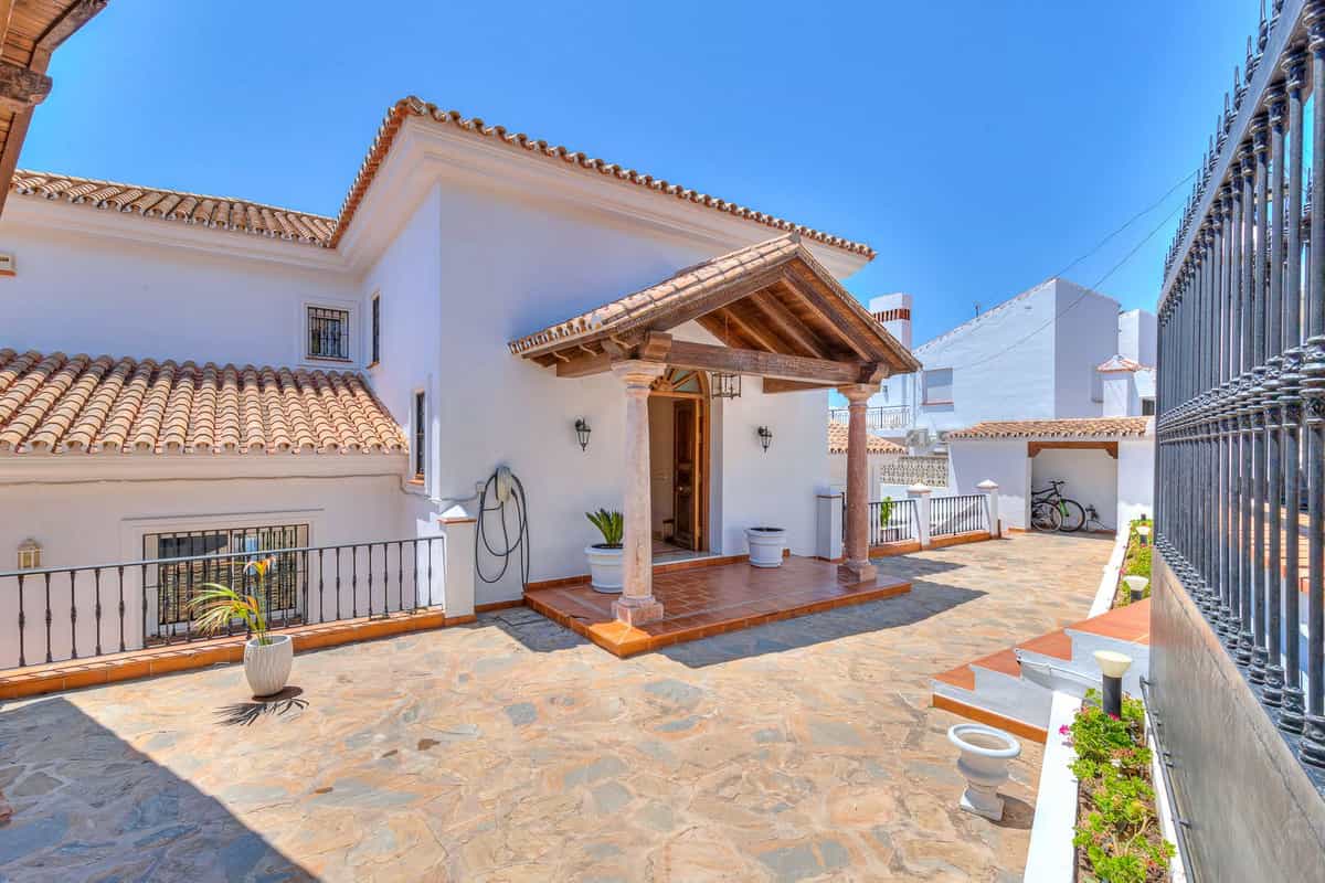 House in Fuengirola, Andalusia 11856119