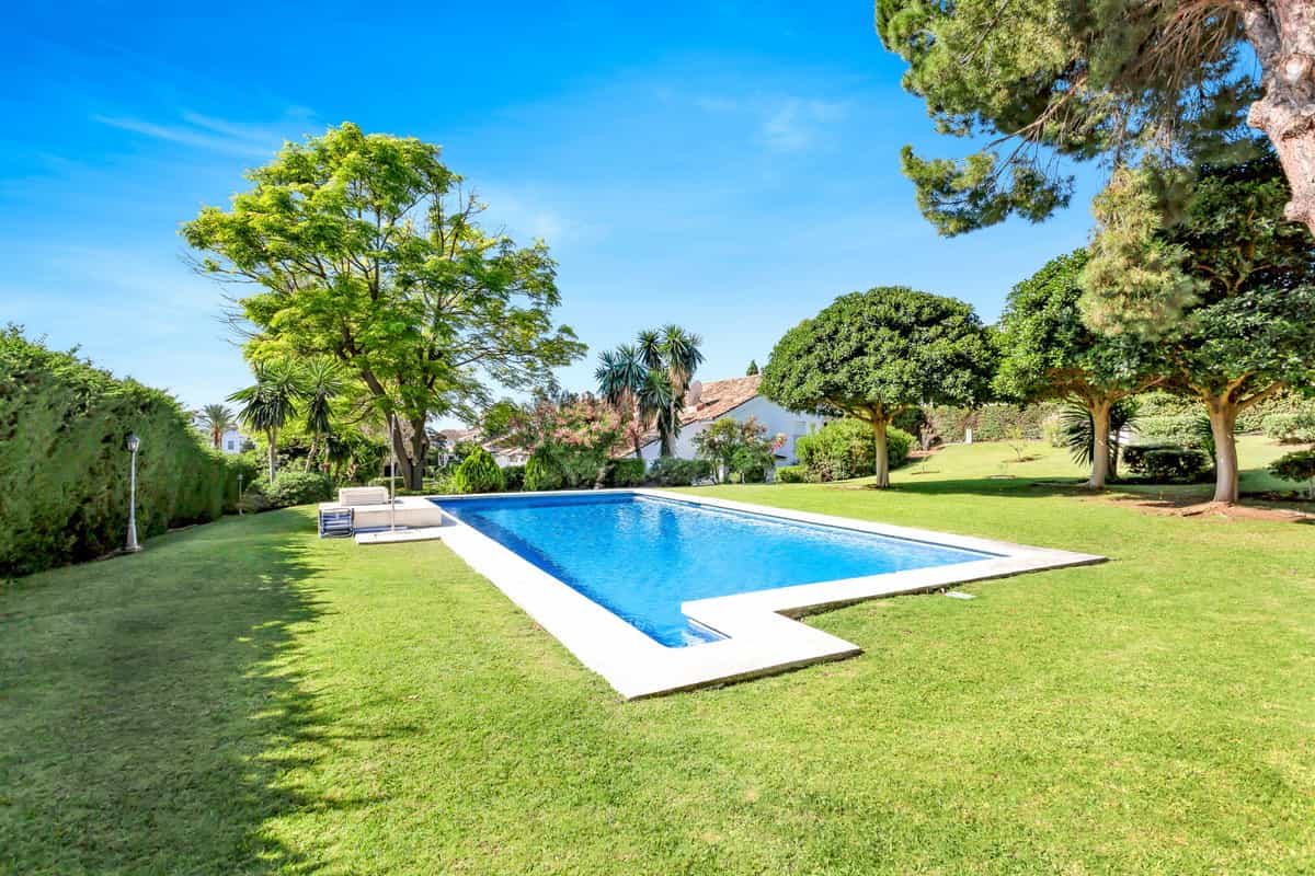 Condominium in Marbella, Andalusia 11856178