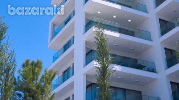 Condominium in Agios Tychon, Larnaka 11856812
