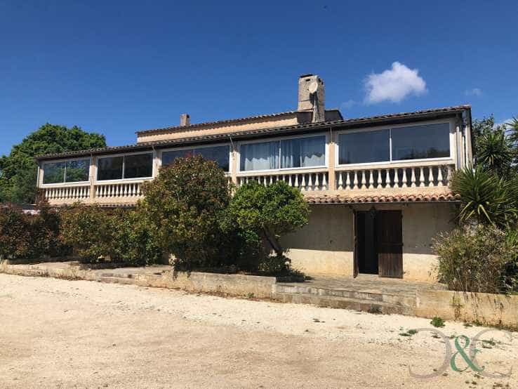 жилой дом в Bormes-les-Mimosas, Provence-Alpes-Cote d'Azur 11857135