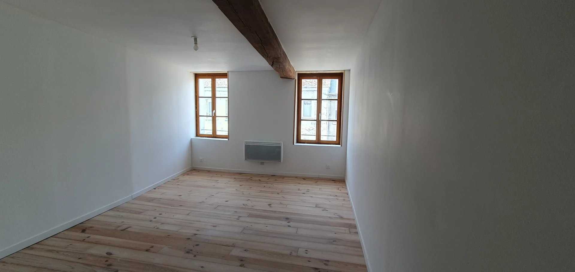 公寓 在 Landrecies, Hauts-de-France 11857330