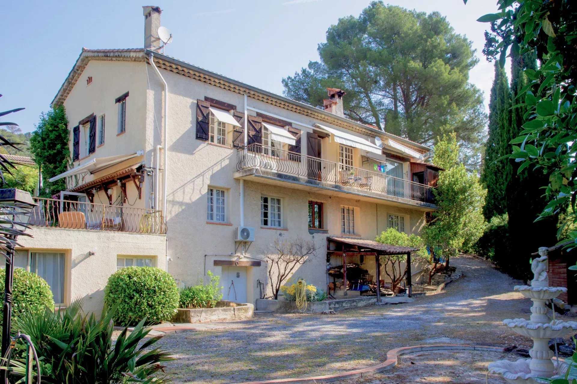 Casa nel La Colle-sur-Loup, Alpes-Maritimes 11857369