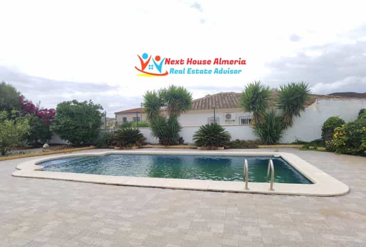 房子 在 阿尔博莱斯, 安达卢西亚 11857506