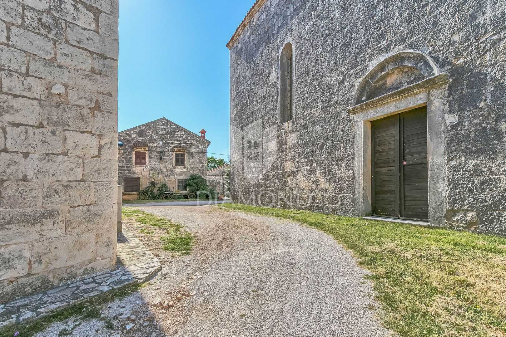 بيت في Marčana, Istria County 11857631