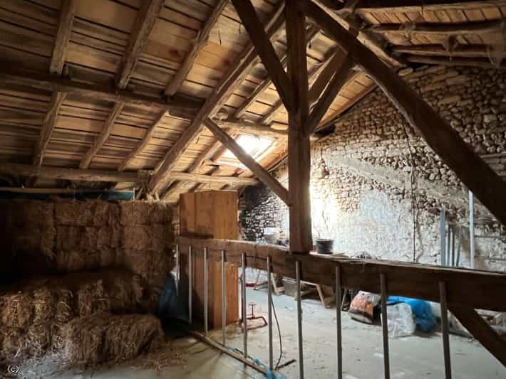 Haus im Champagne-Mouton, Nouvelle-Aquitaine 11859223