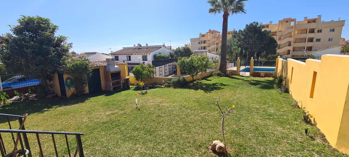 House in Fuengirola, Andalusia 11859569