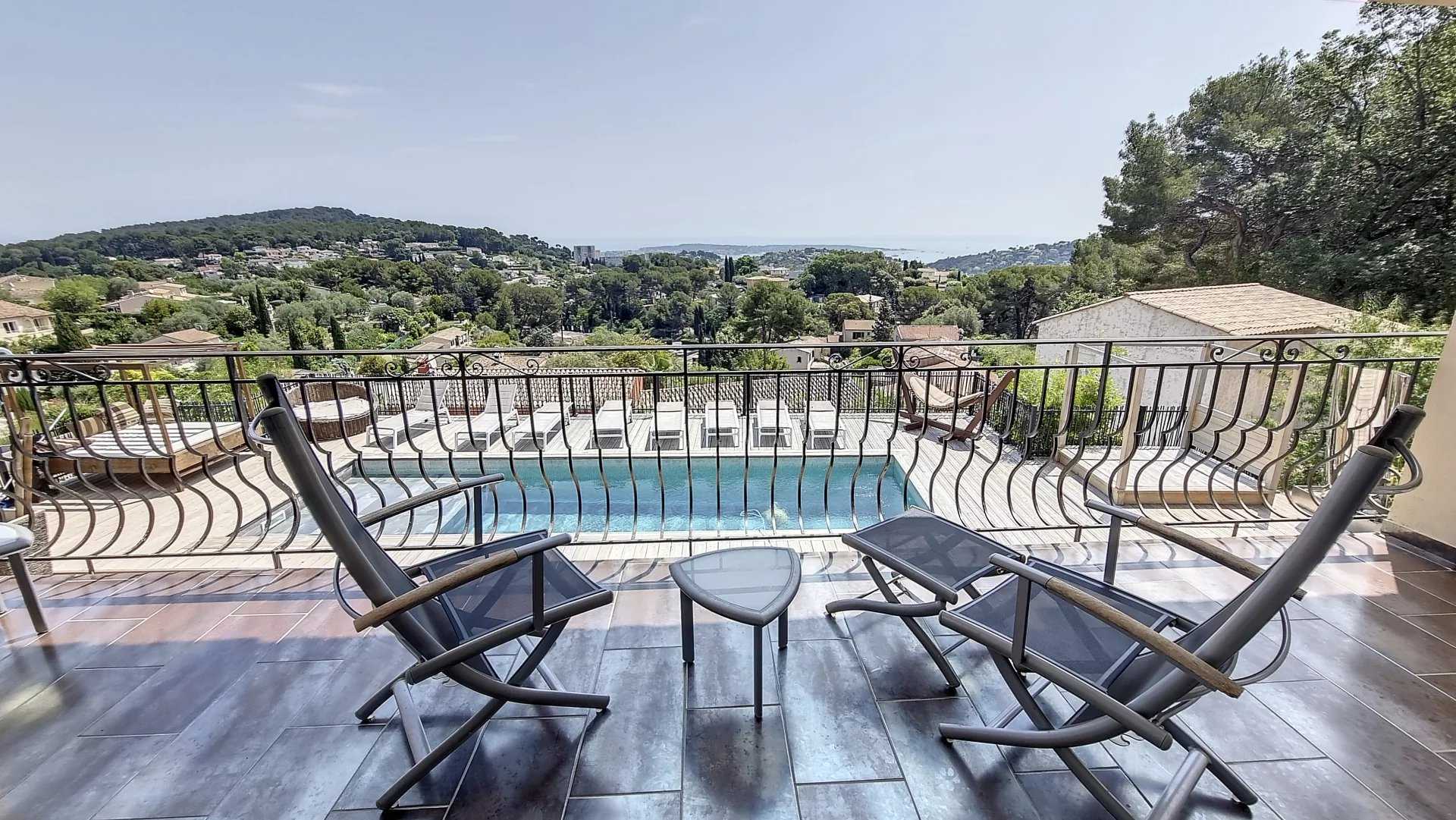 House in Vallauris, Provence-Alpes-Cote d'Azur 11861505