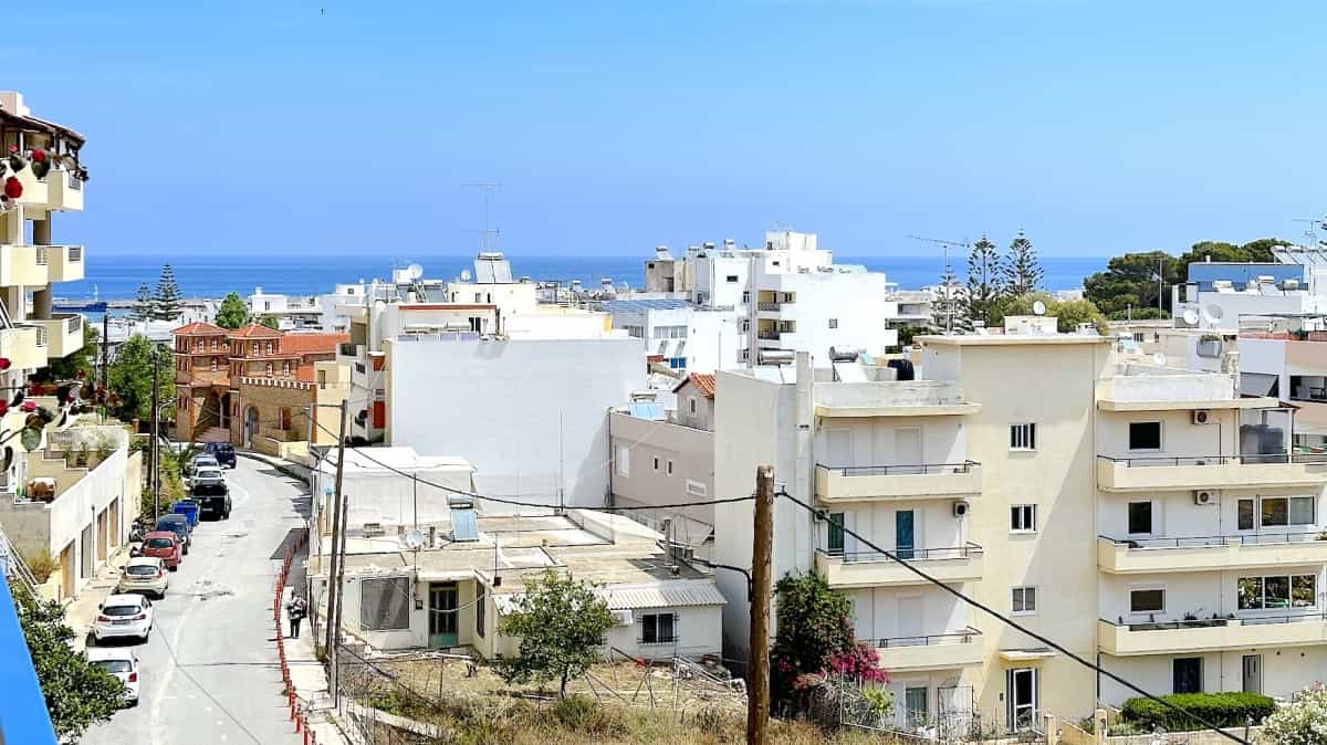Condominium in Agios Antonios, Kriti 11862422