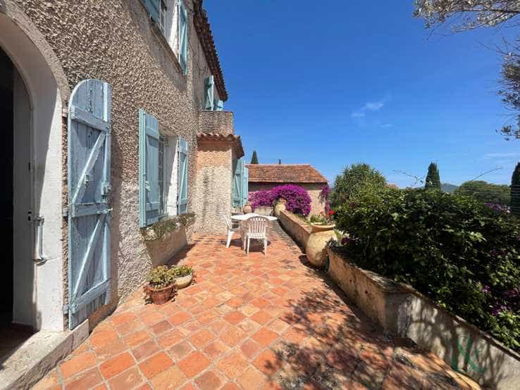 بيت في Sanary-sur-Mer, Provence-Alpes-Côte d'Azur 11863128