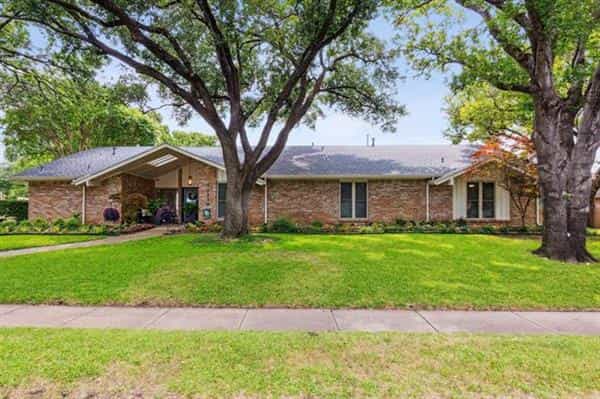 House in Farmers Branch, Texas 11863227