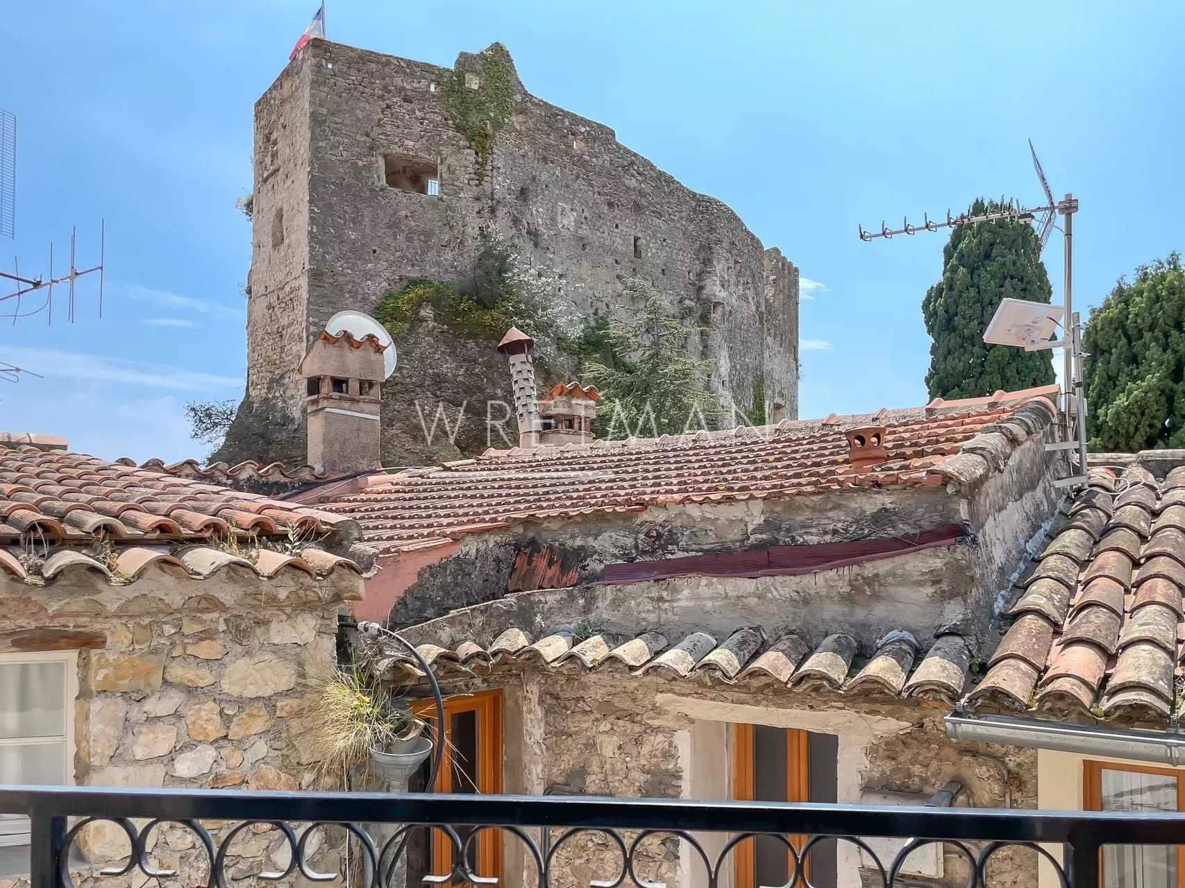 Ejerlejlighed i Roquebrune, Provence-Alpes-Cote d'Azur 11863300