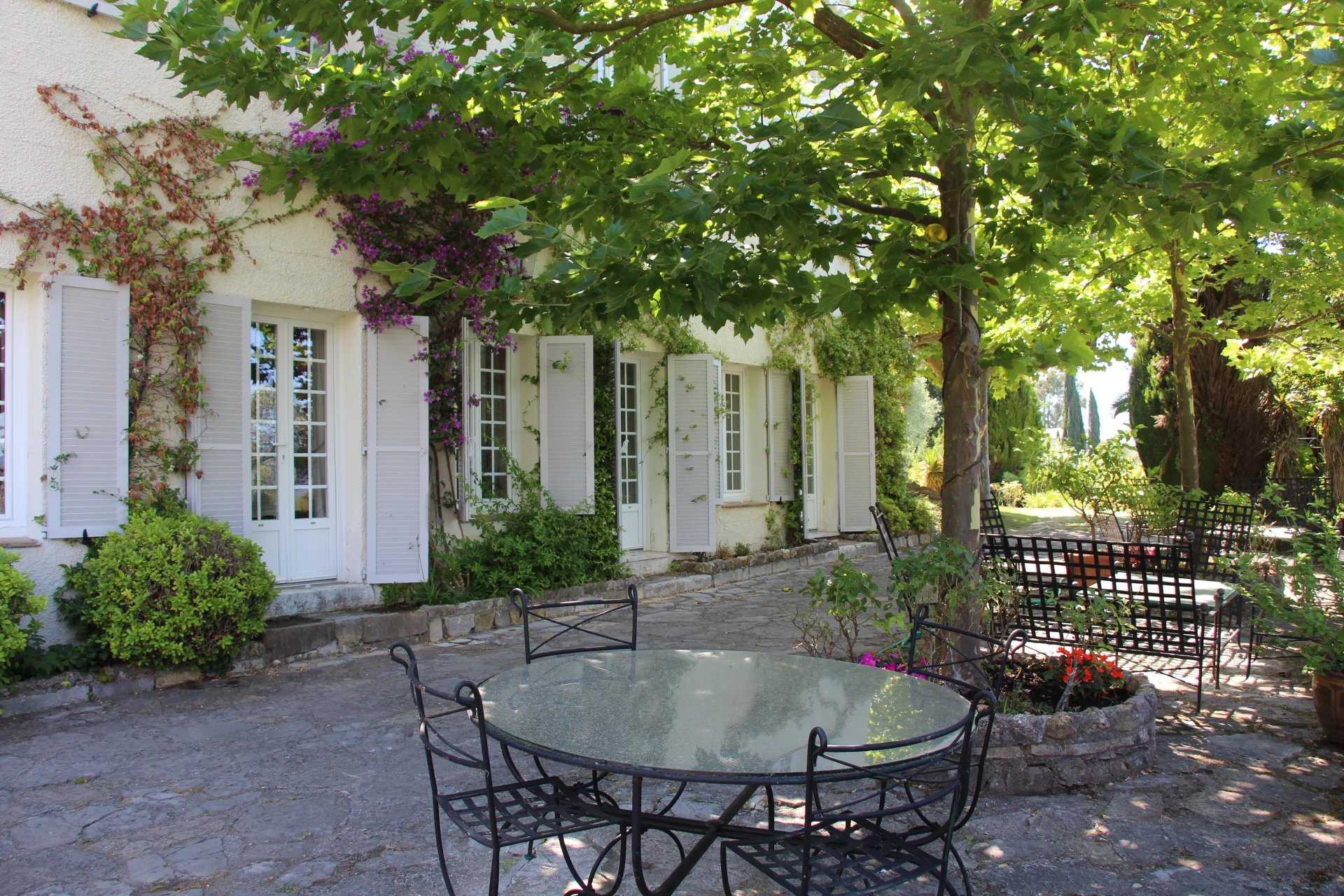 Hus i Grasse, Provence-Alpes-Cote d'Azur 11864241