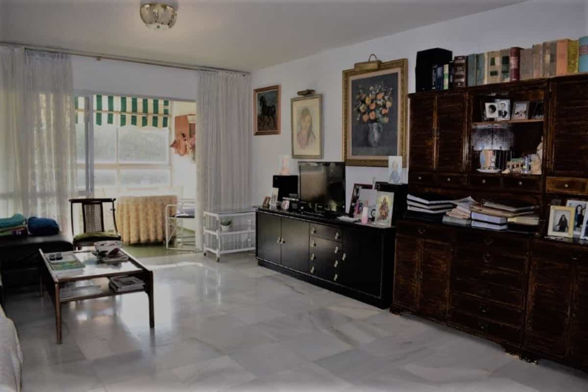 Condominium in Marbella, Andalusië 11864782