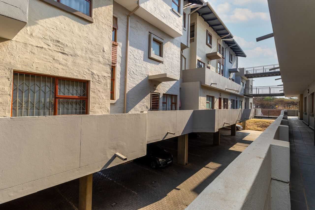 Condominium in Midrand, Gauteng 11865639