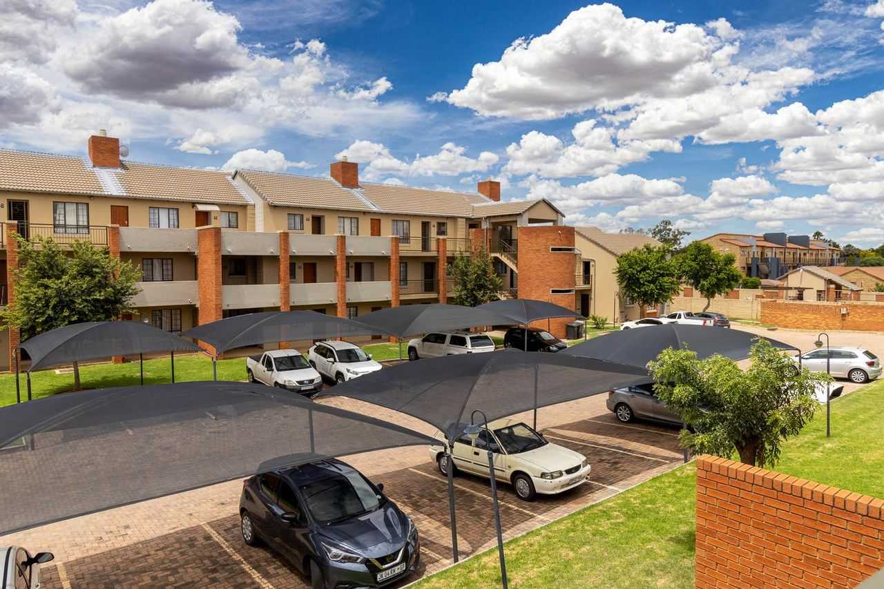 Condominium in Pretoria, Gauteng 11865640