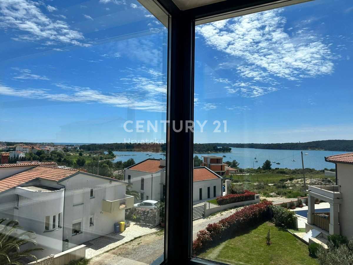 Residential in Medulin, Istria County 11865719