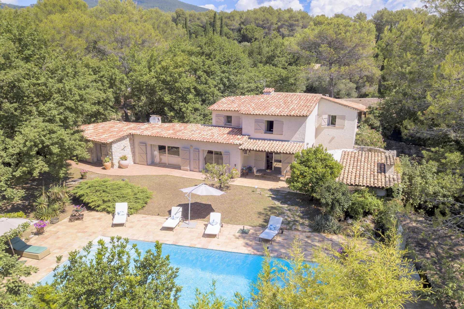 loger dans Le Château, Provence-Alpes-Côte d'Azur 11865854