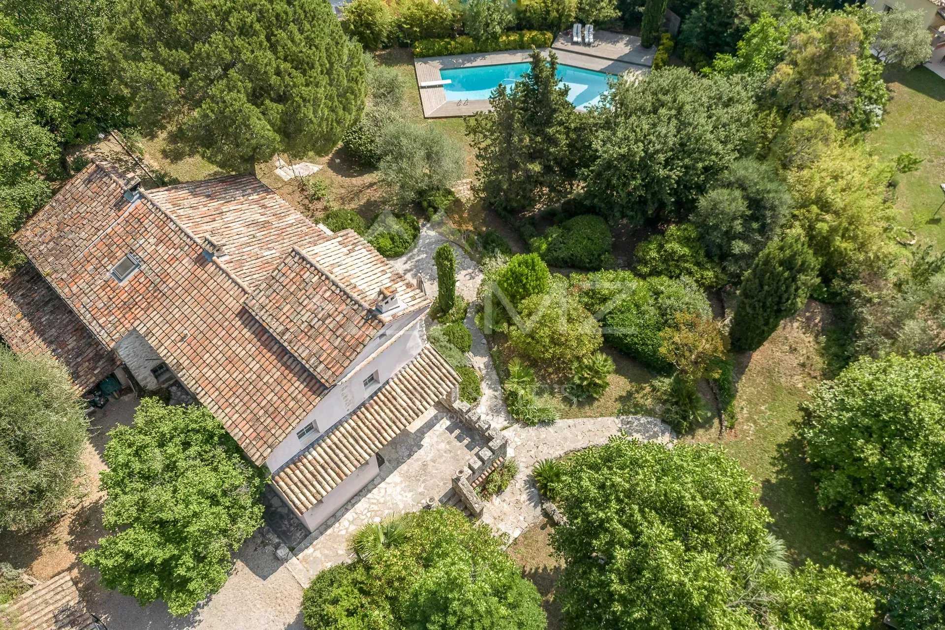 Будинок в Roquefort-les-Pins, Provence-Alpes-Côte d'Azur 11865862