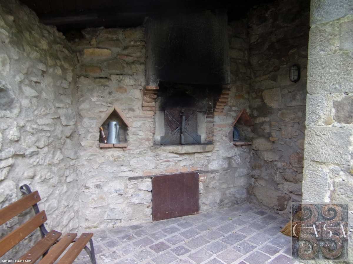 بيت في Barga, Tuscany 11866353