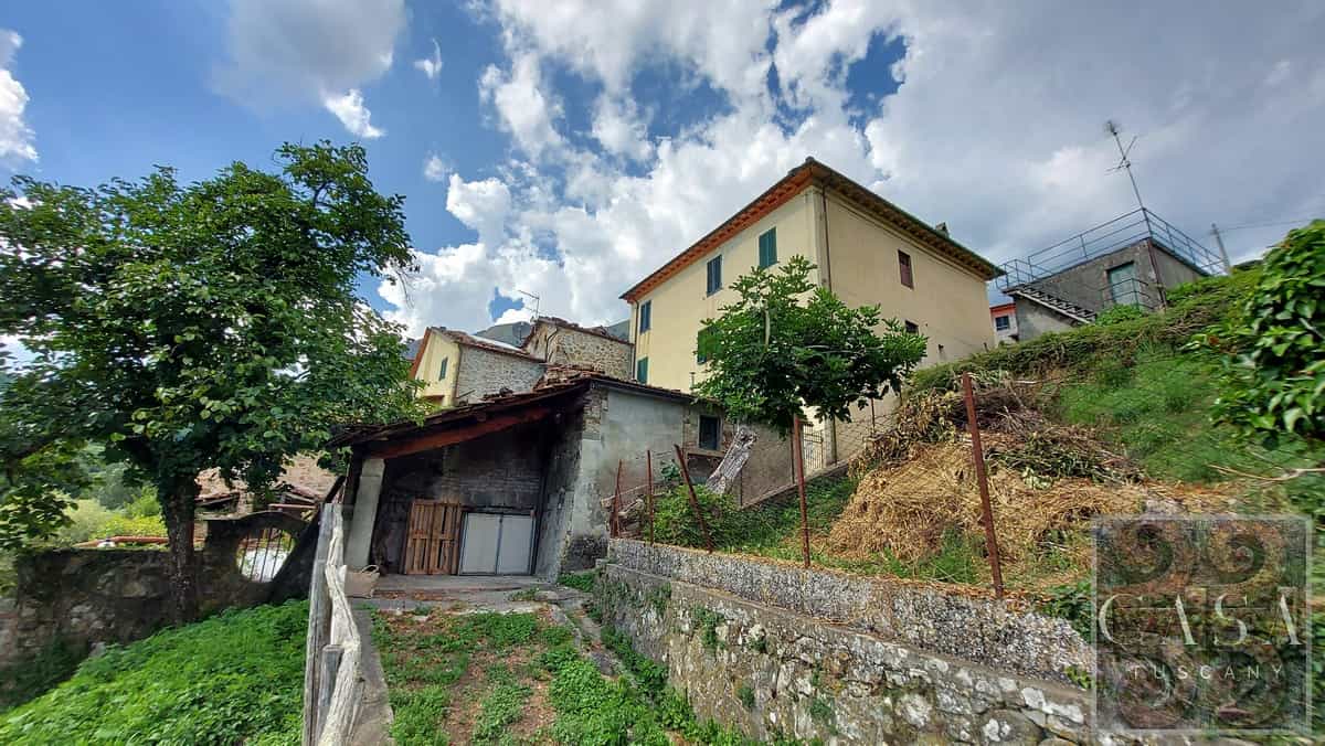 Condominium dans Bagni di Lucca, Tuscany 11866354