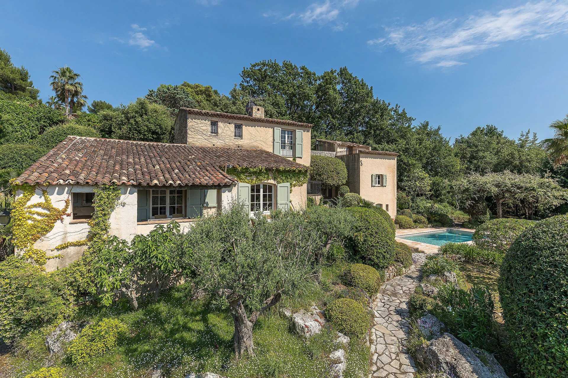 rumah dalam La Colle-sur-Loup, Provence-Alpes-Côte d'Azur 11867129