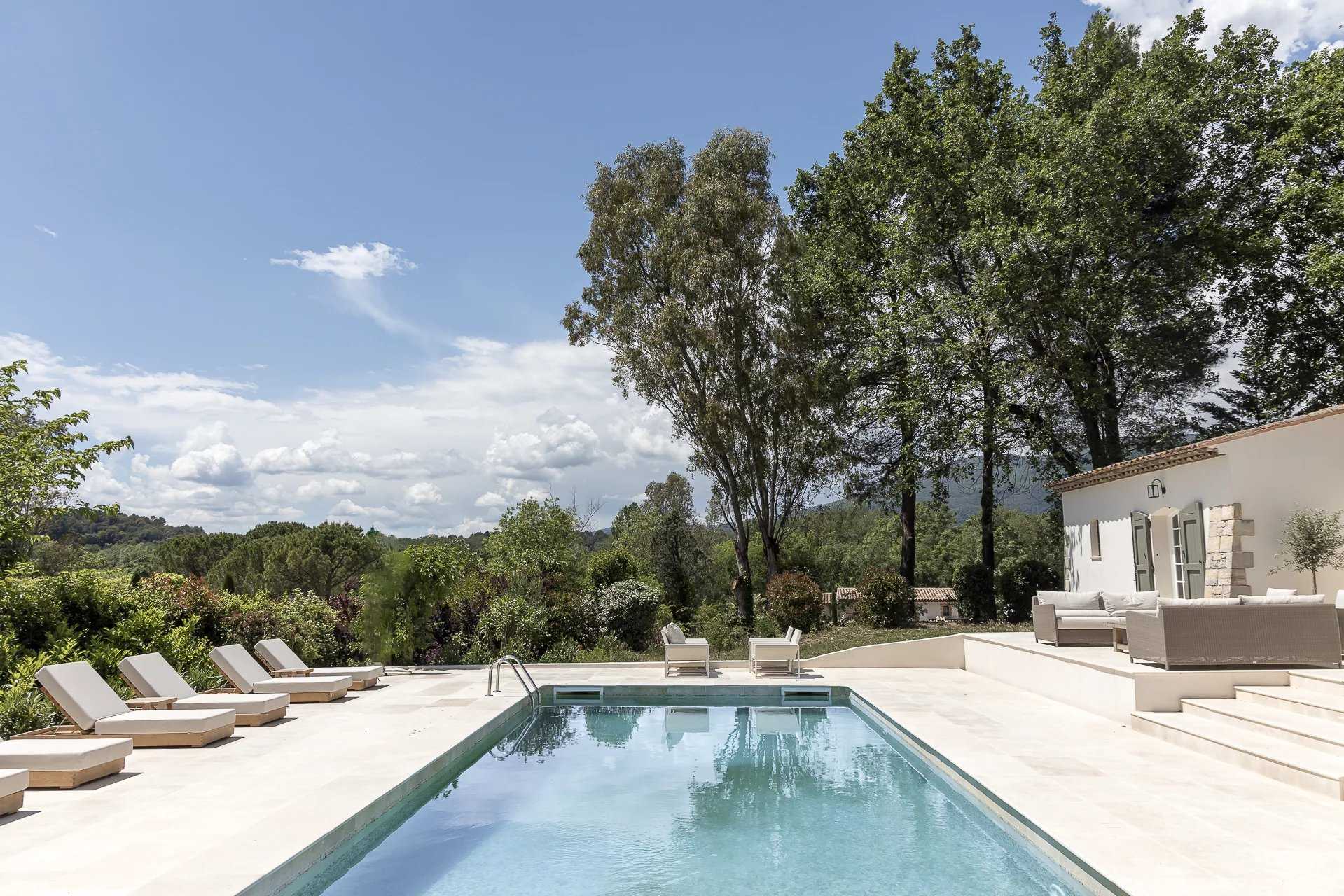 Hus i Chateauneuf-Grasse, Provence-Alpes-Cote d'Azur 11867149