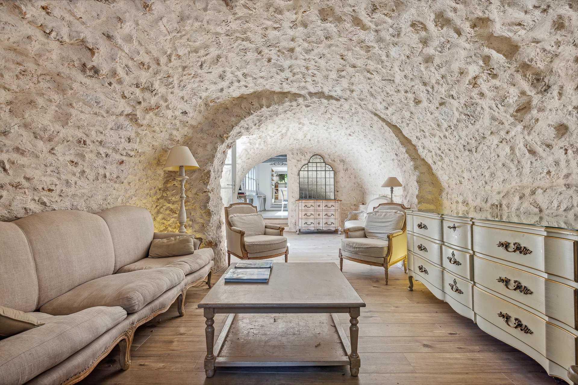 Dom w Roquefort-les-Pins, Provence-Alpes-Côte d'Azur 11867155