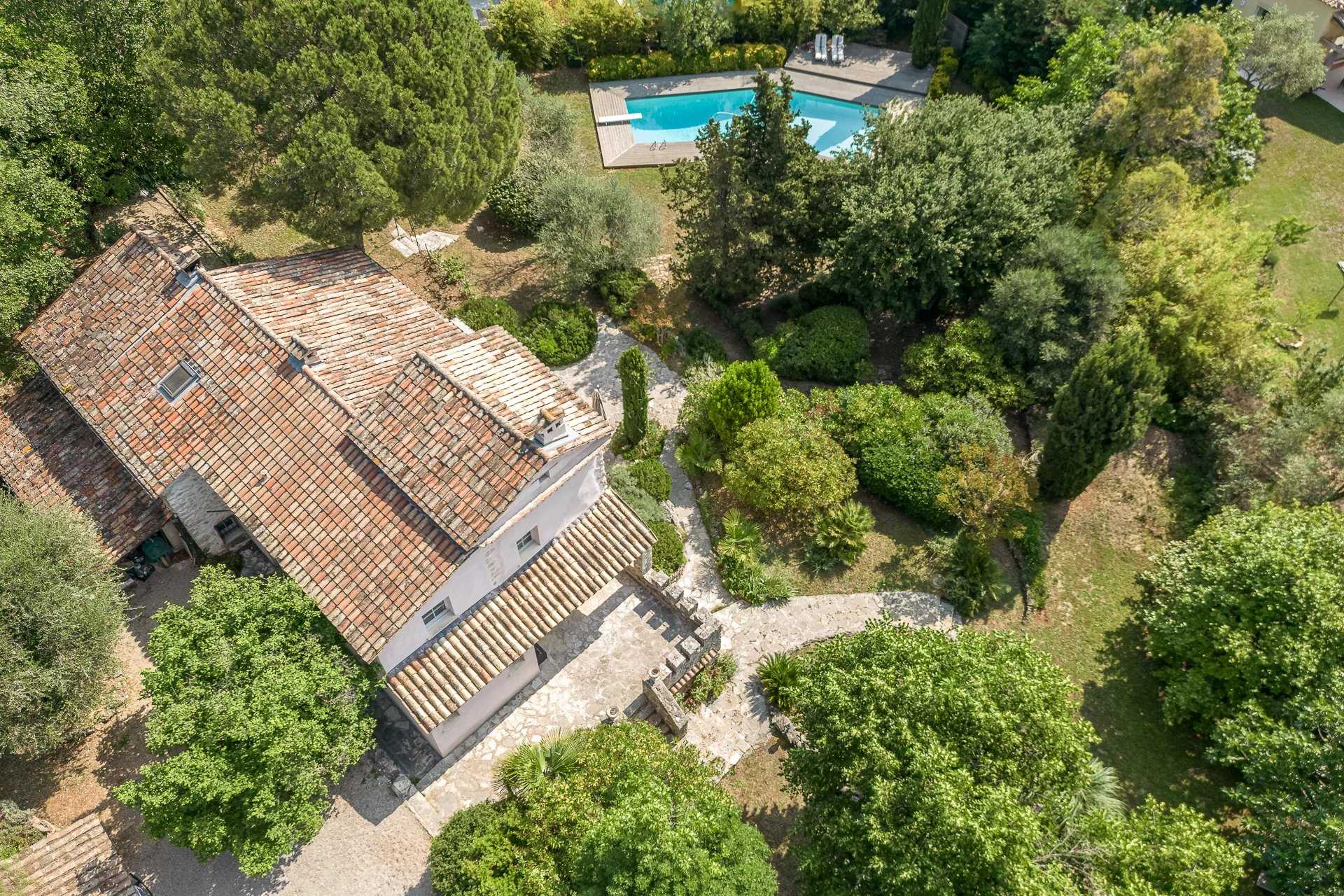 Dom w Roquefort-les-Pins, Provence-Alpes-Côte d'Azur 11867155