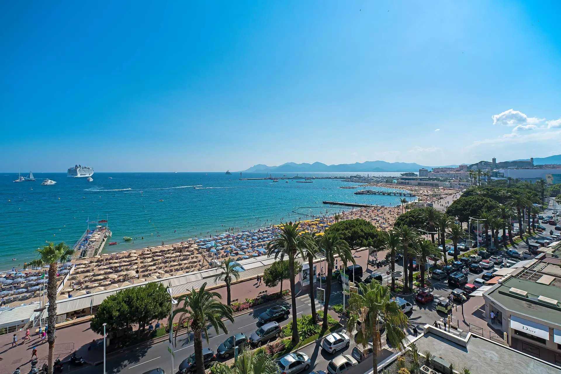 Osakehuoneisto sisään Cannes, Provence-Alpes-Cote d'Azur 11867223