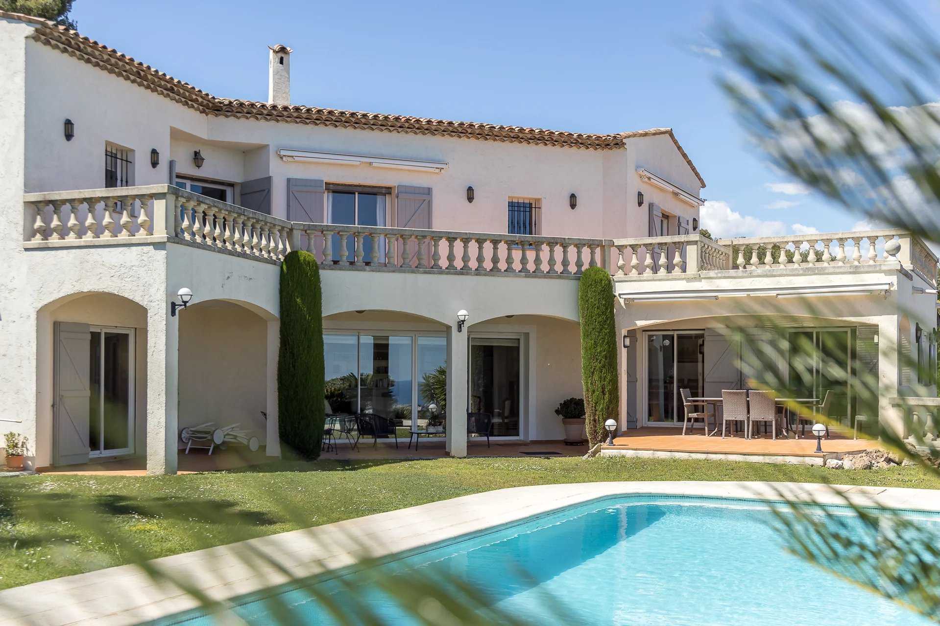 House in Vallauris, Provence-Alpes-Cote d'Azur 11867264