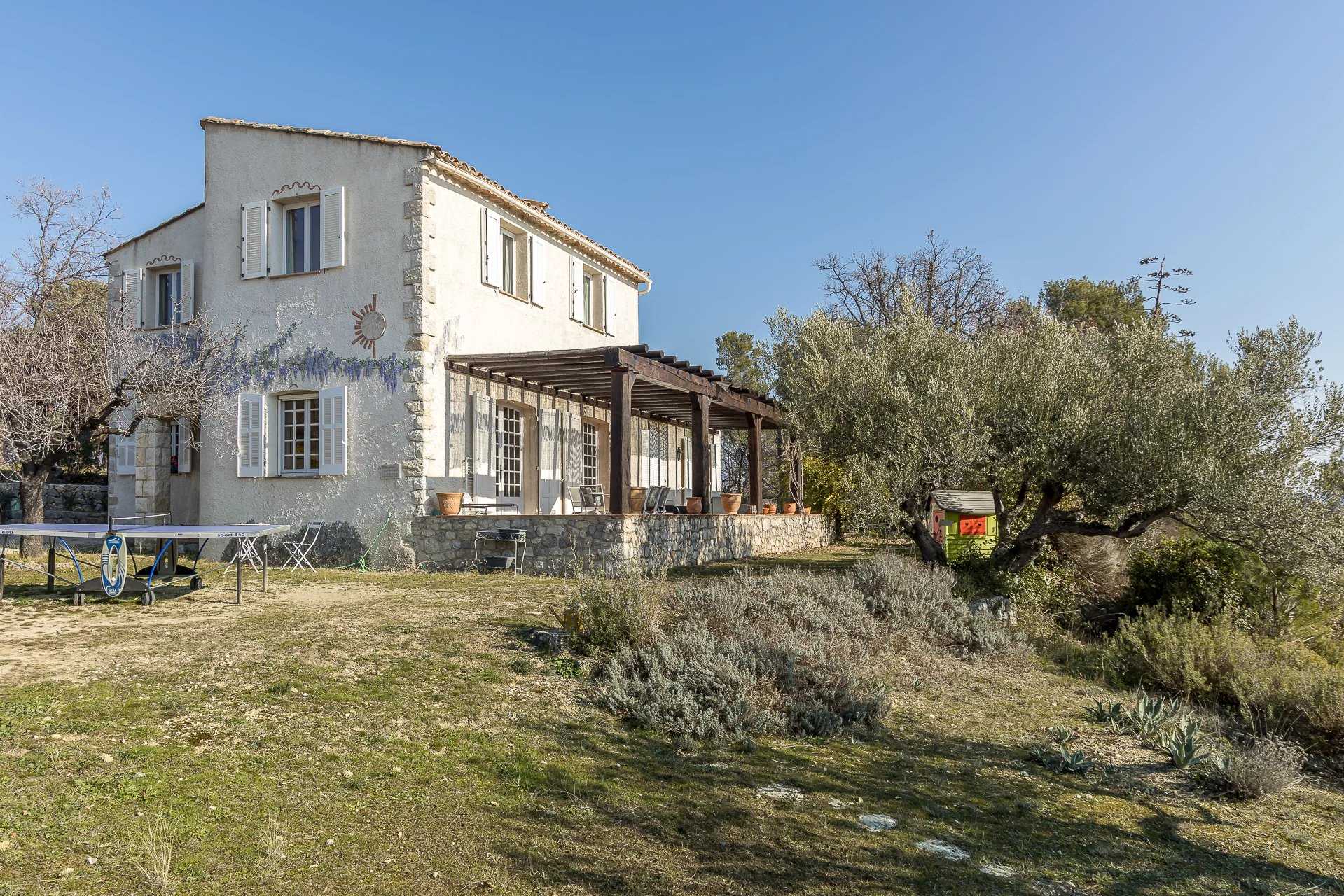 Rumah di Tourrettes, Provence-Alpes-Cote d'Azur 11867365