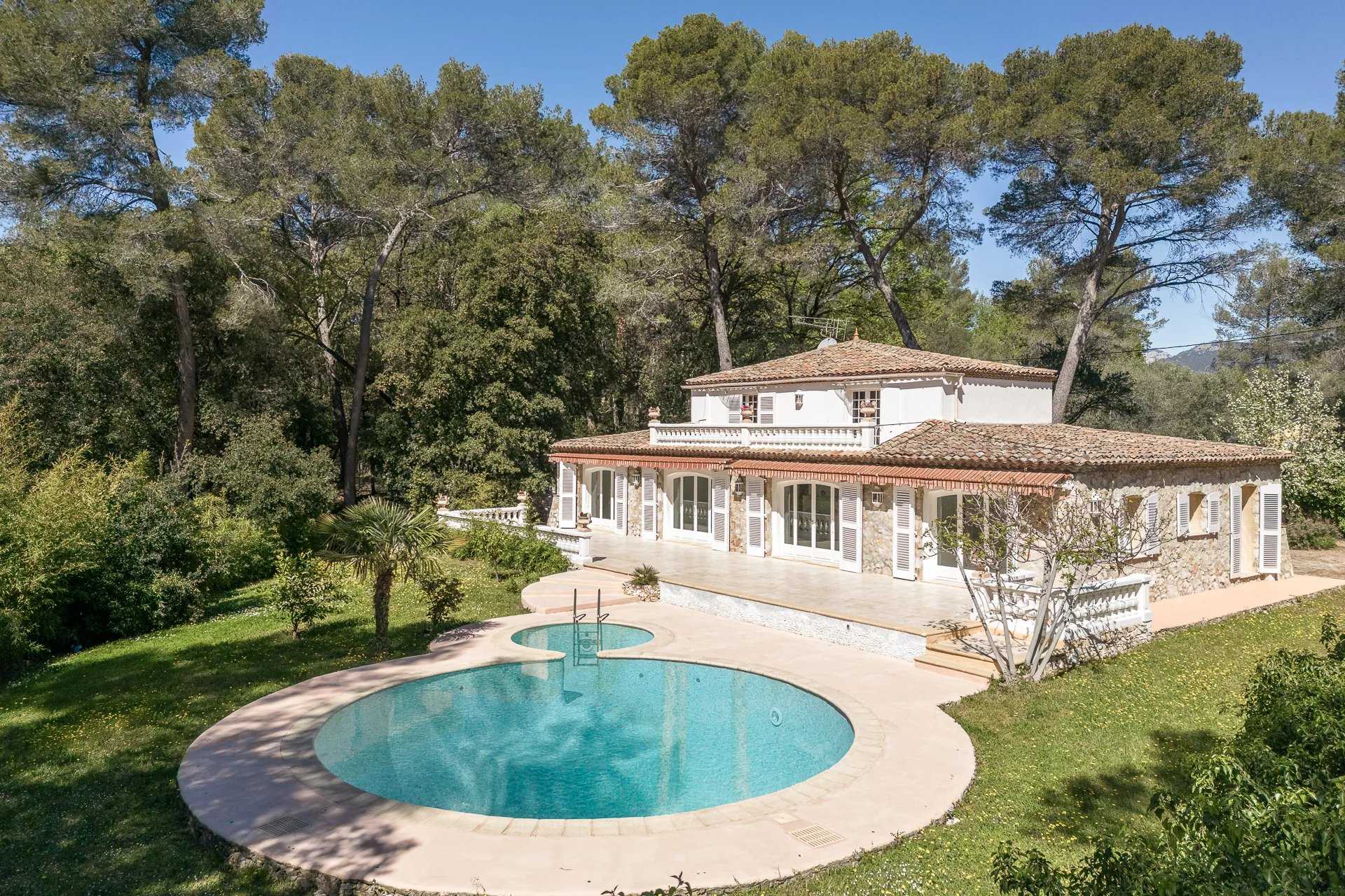 Hus i Le Plan, Provence-Alpes-Cote d'Azur 11867369