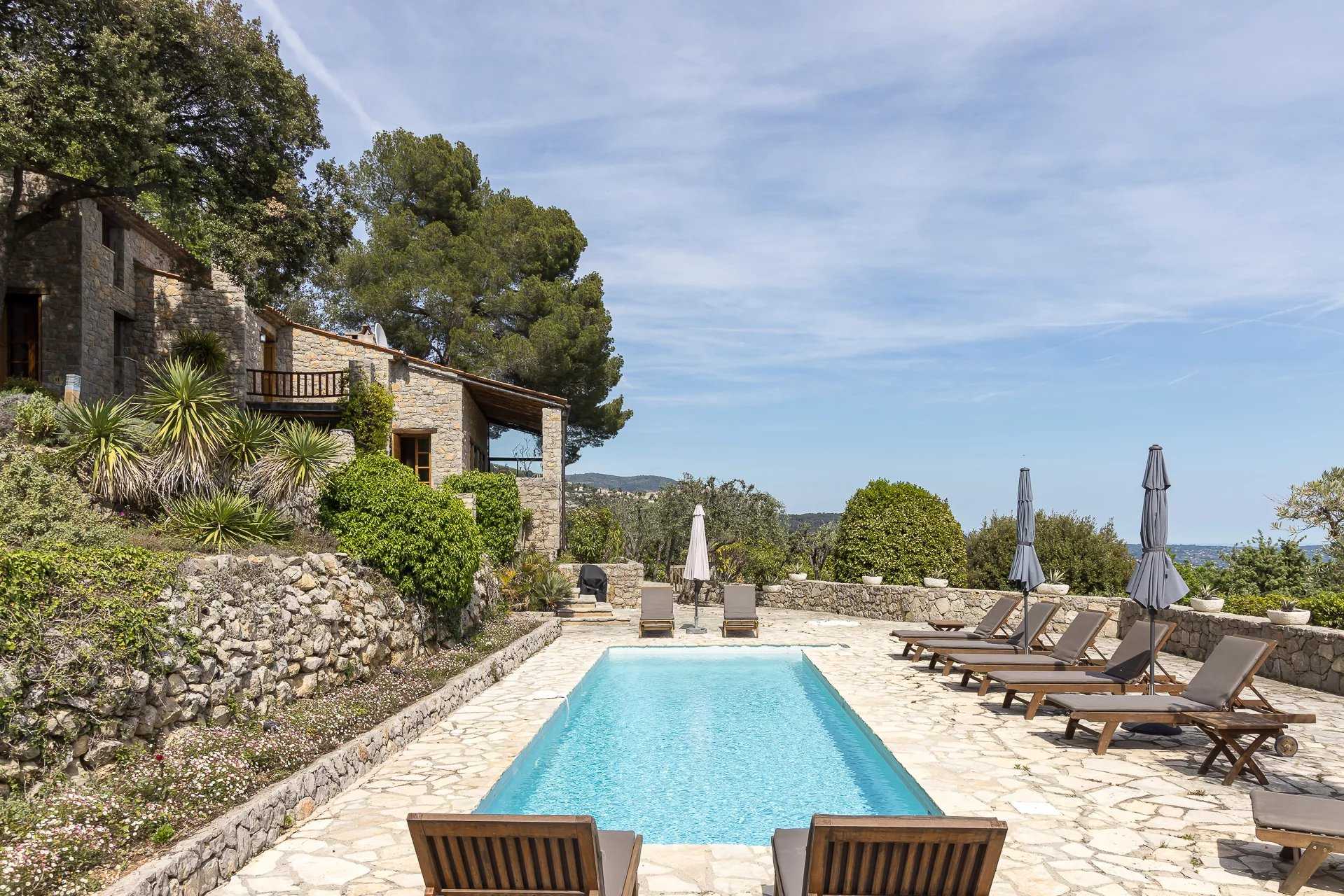 Hus i Le Tignet, Provence-Alpes-Cote d'Azur 11867376