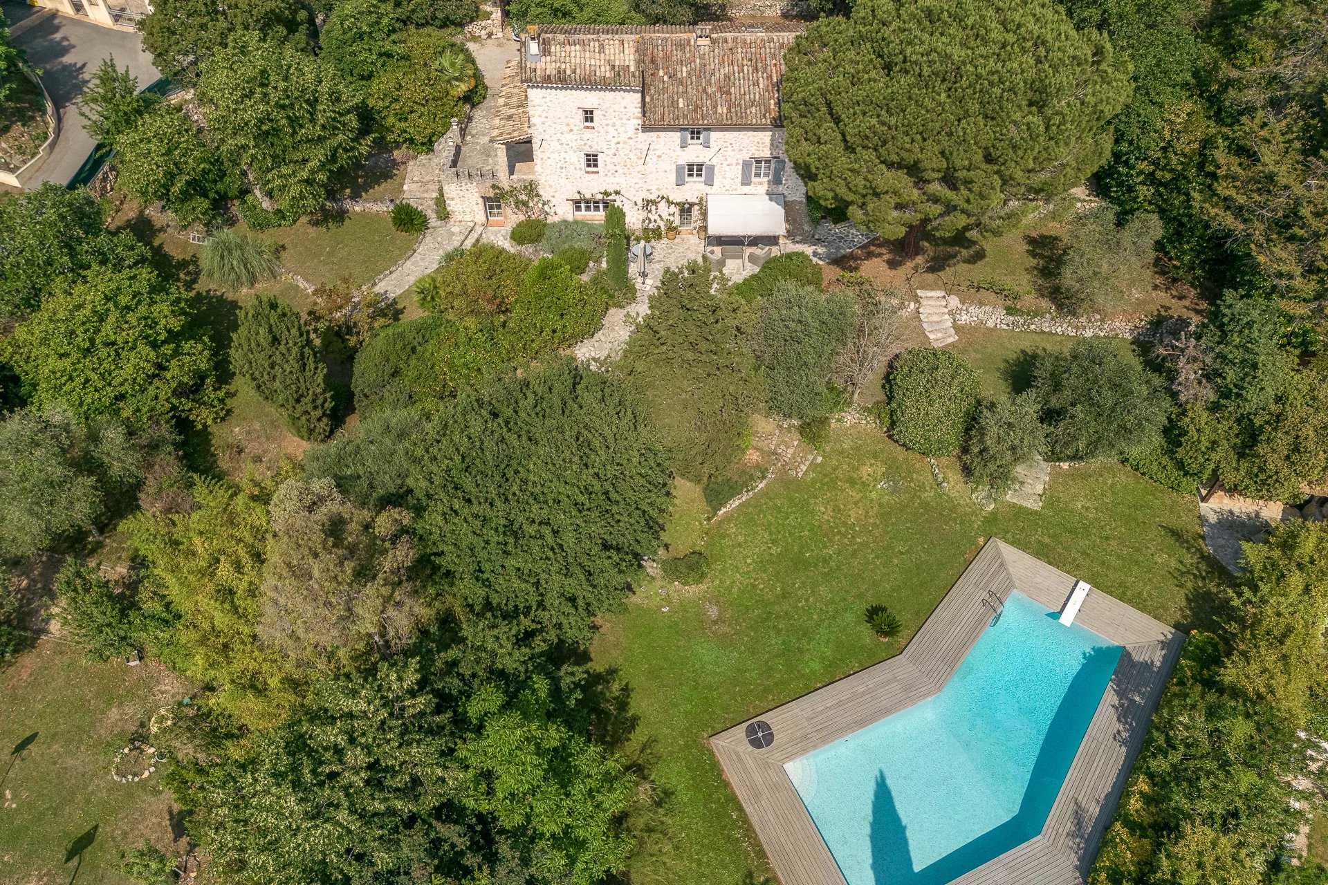 жилой дом в Roquefort-les-Pins, Provence-Alpes-Côte d'Azur 11867378