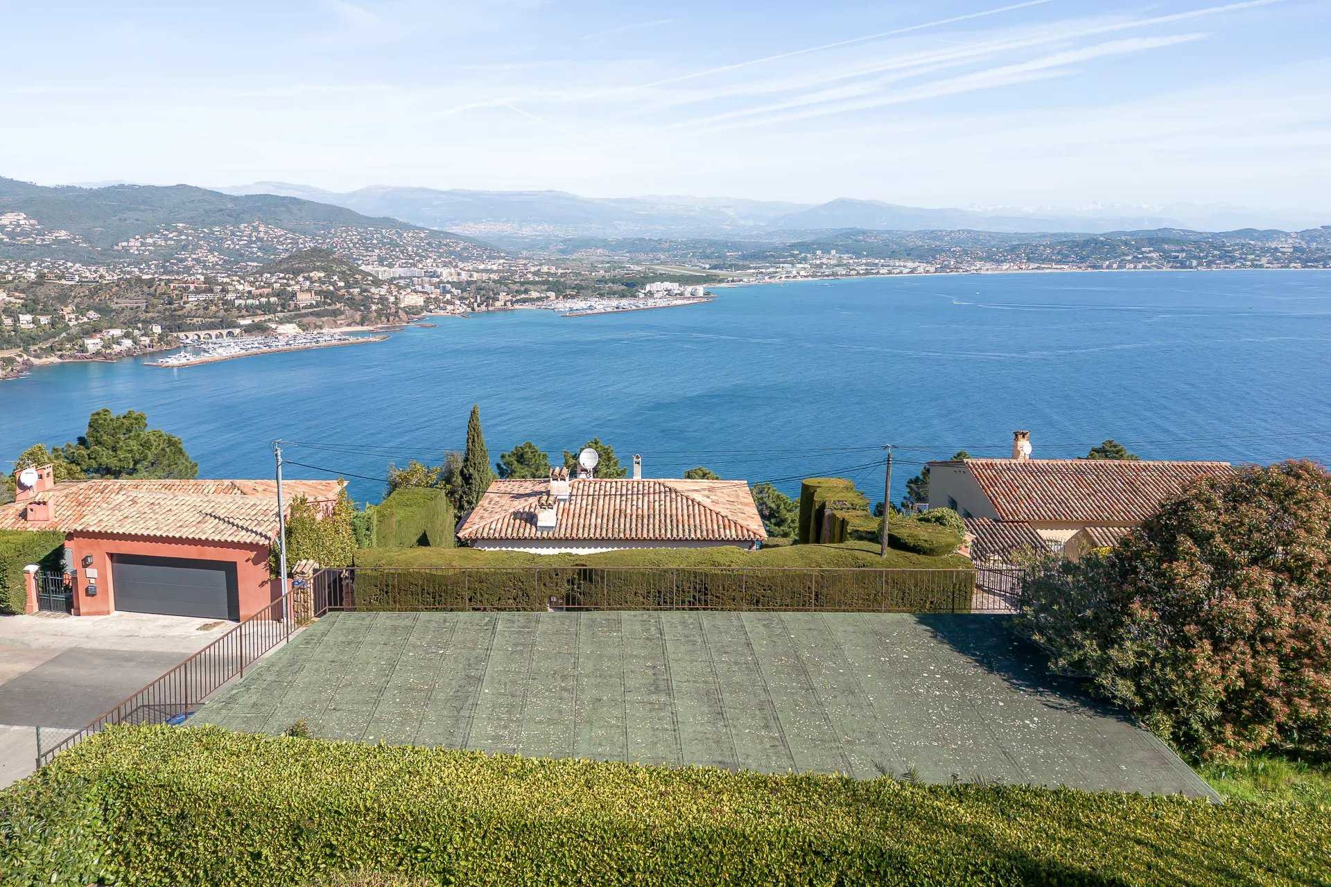 Casa nel Théoule-sur-Mer, Provence-Alpes-Côte d'Azur 11867431