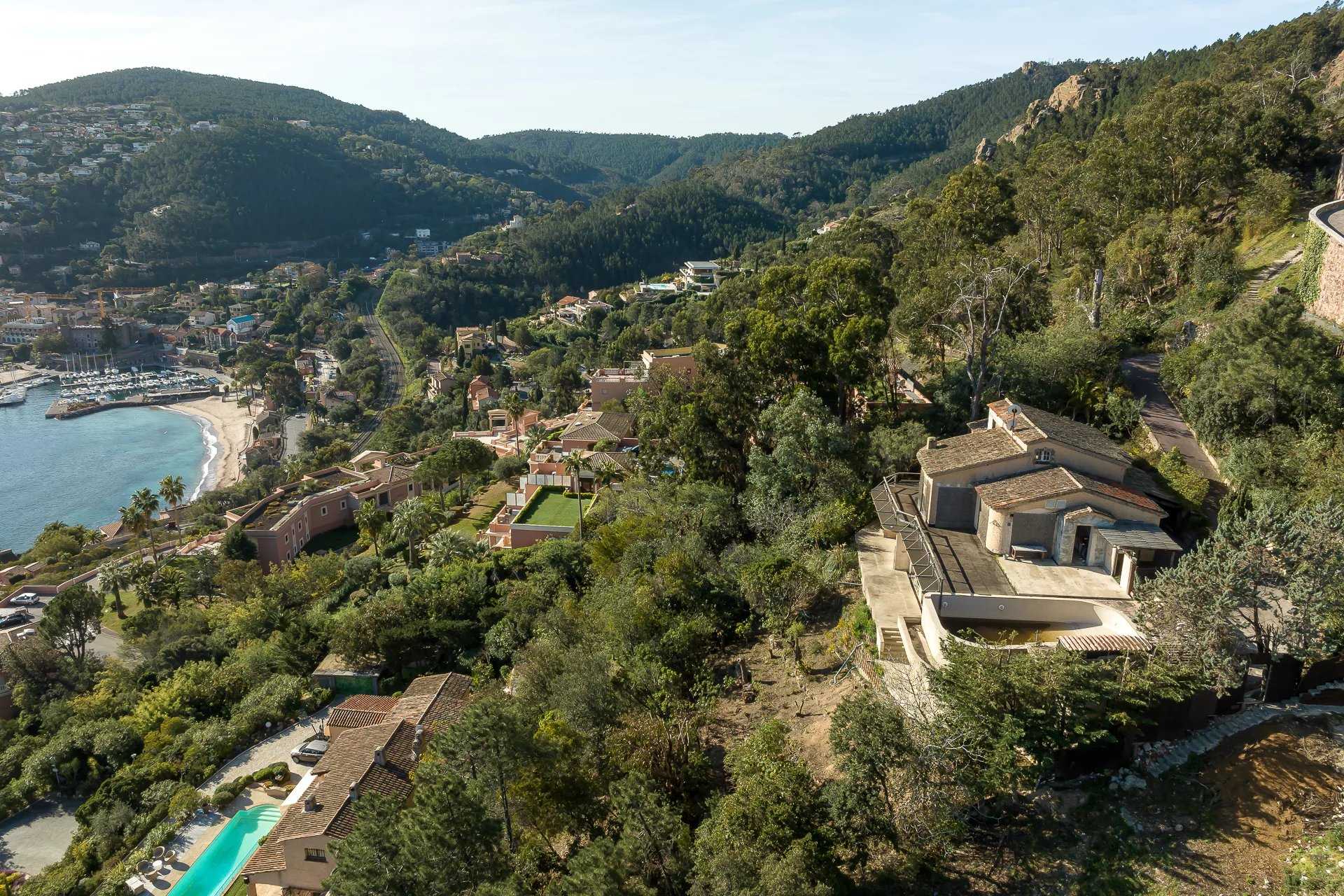 Casa nel Théoule-sur-Mer, Provence-Alpes-Côte d'Azur 11867435