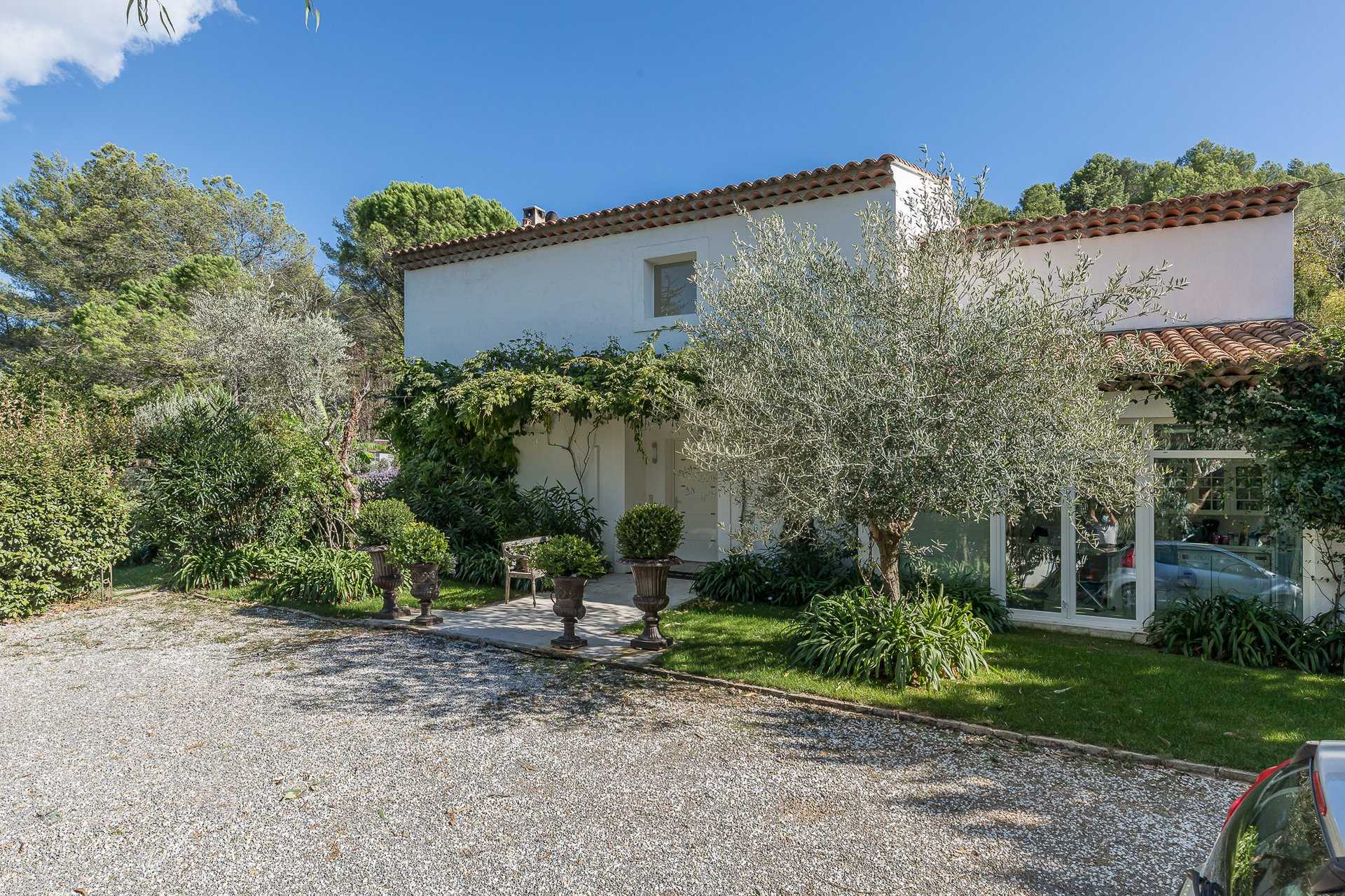 房子 在 Valbonne, Provence-Alpes-Côte d'Azur 11867456