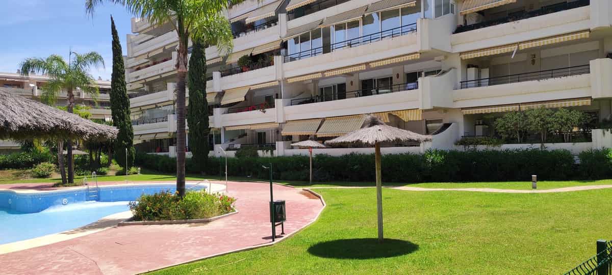 Condominium in Marbella, Andalucía 11868359