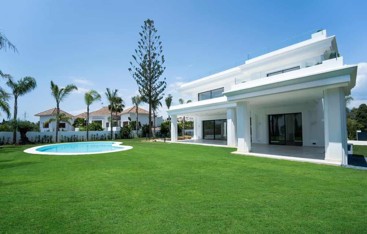 House in Marbella, Andalusia 11868404