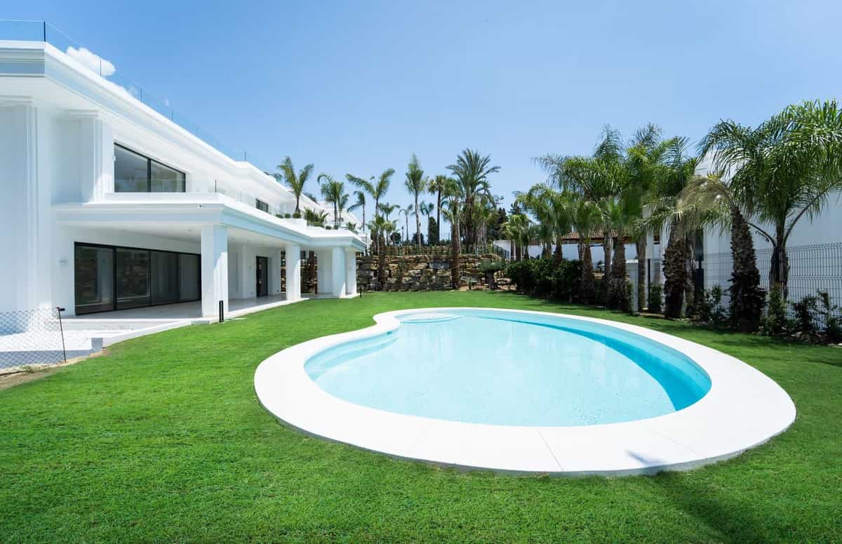 House in Marbella, Andalusia 11868404