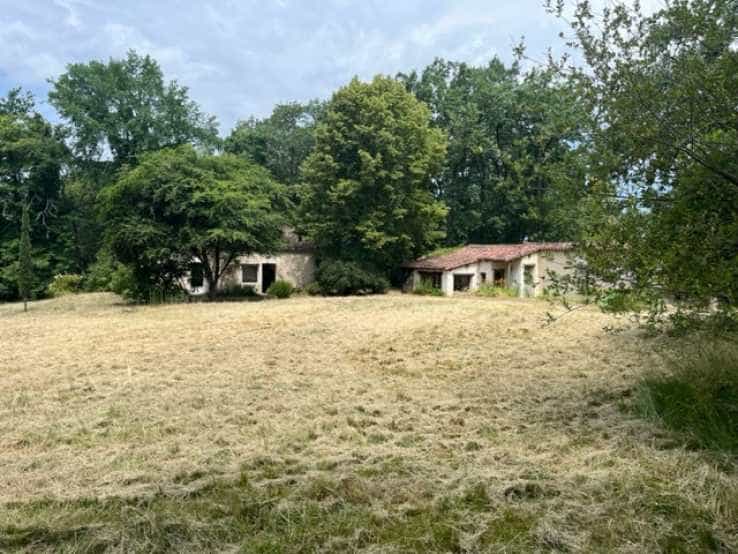House in Issac, Nouvelle-Aquitaine 11868802