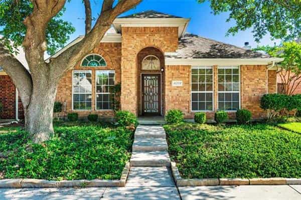 House in Addison, Texas 11871544