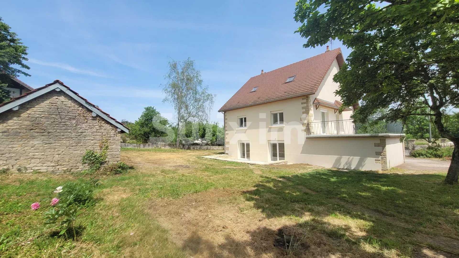 House in Courbouzon, Bourgogne-Franche-Comte 11871752